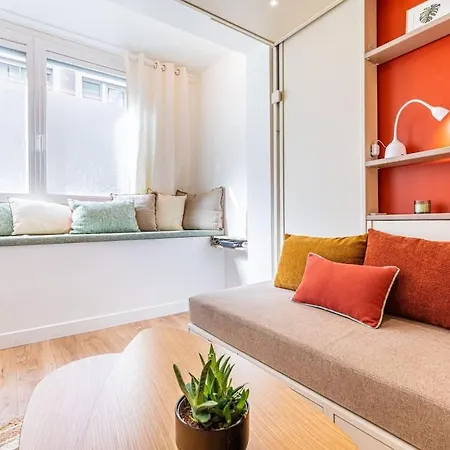 A Little Cocoon In The Heart Of 파리