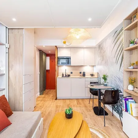 아파트 A Little Cocoon In The Heart Of 파리