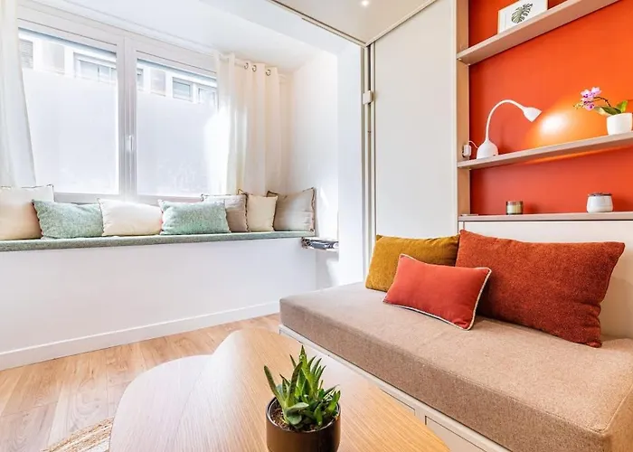 A Little Cocoon In The Heart Of 파리